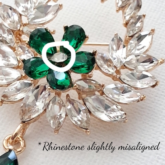 Pretty Brooch - Picture 3 of 3